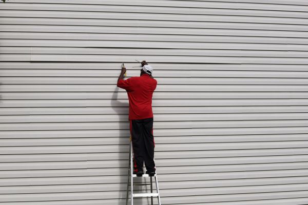 Loose Siding Repair in Sherman