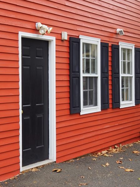 Cost of Red Vinyl Siding Installation in Sherman